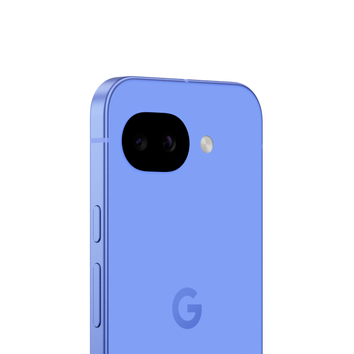 Google Pixel 11 синего цвета, крупный план модуля камеры с двумя объективами и вспышкой