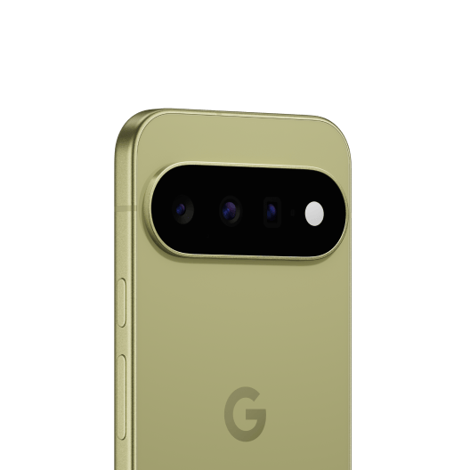 Google Pixel 11 светло-зелёного цвета, крупный план блока из трёх камер с вспышкой