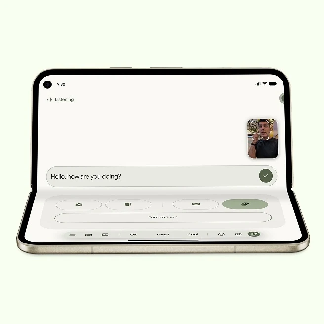 Google Pixel 11 Pro Fold в разложенном виде с диалогом Gemini Live