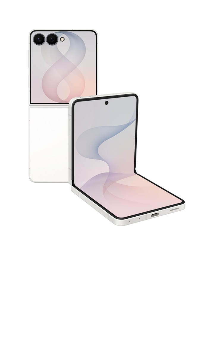 Два Samsung Galaxy Z Flip8 белого цвета — сложенный и раскрытый